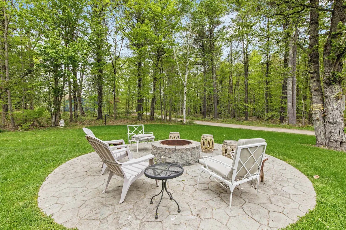 Outdoor fire pit seating in the yard